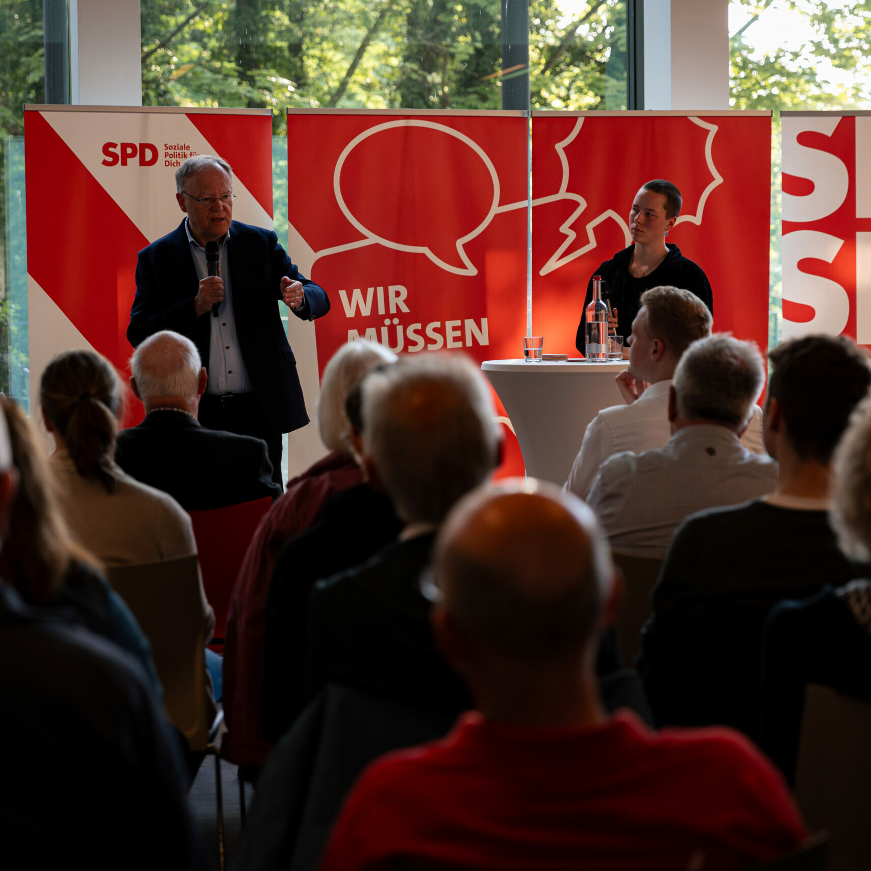 Stephan Weil im Gespräch mit Bürgern in Lüneburg