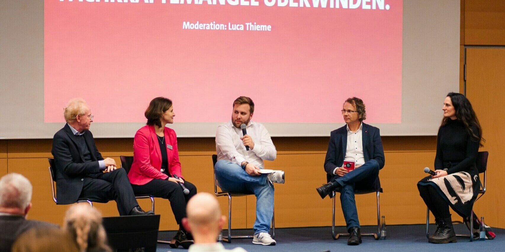 Wirtschaftspolitik konferenz Podiumsdiskussion